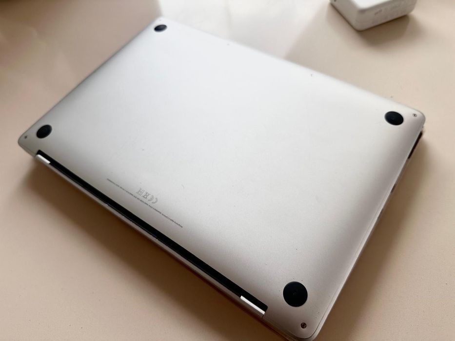 MacBook Pro (13-inch, M1, 2020)
Apple M1
8GB