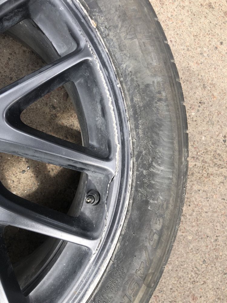 Продам диск R 18 Tesla model 3 Highland