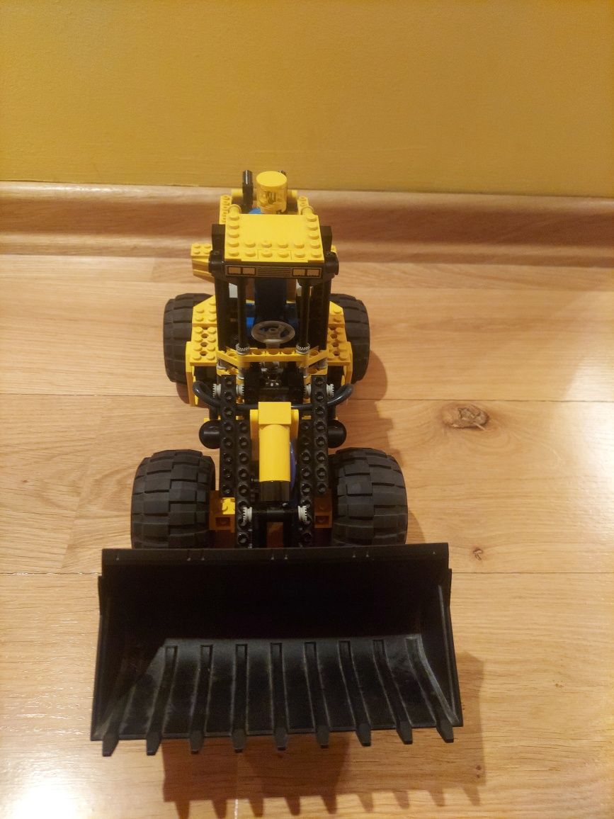 LEGO 8459 Pneumatic Front-End Loader