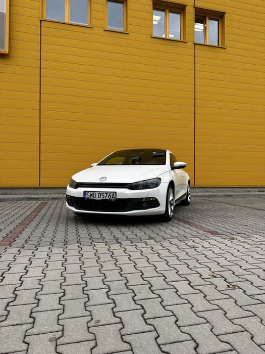 Volkswagen Scirocco 2.0TDI 140koni DSG (niski przebieg)