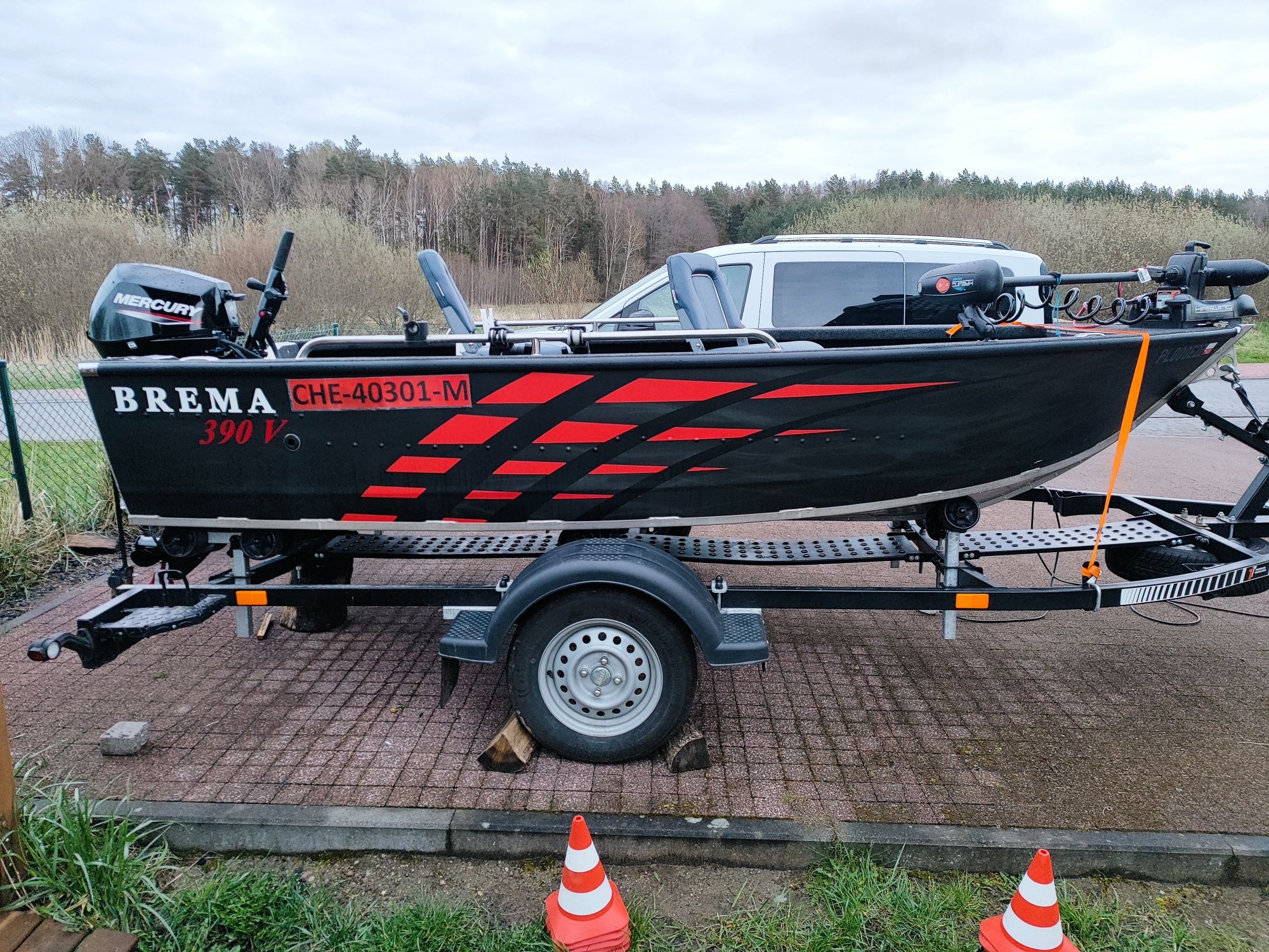 Łódź wędkarska BREMA 390v fishing