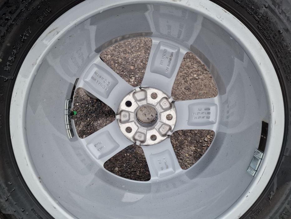 Kota Audi Q2 ORYGINALNE 215/55/17 Stan bardzo dobry
Bridgestone