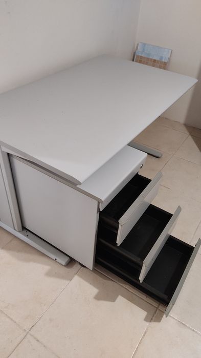 Secretaria 140 x 80 cm da marca Cortal-Seldex