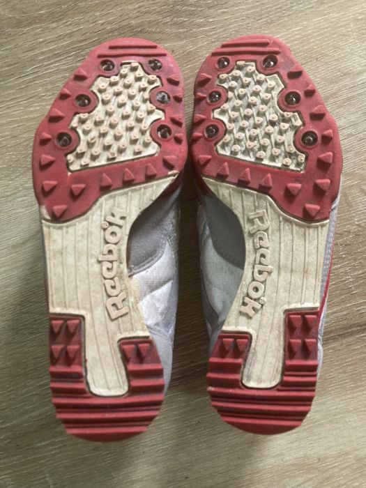 Ténis da Reebok n37 (para pista)