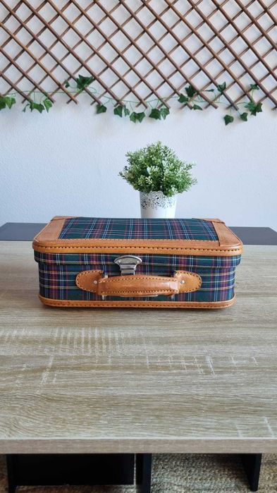 Mala Vintage Estruturada | Estilo Tartan com Detalhes em Pele