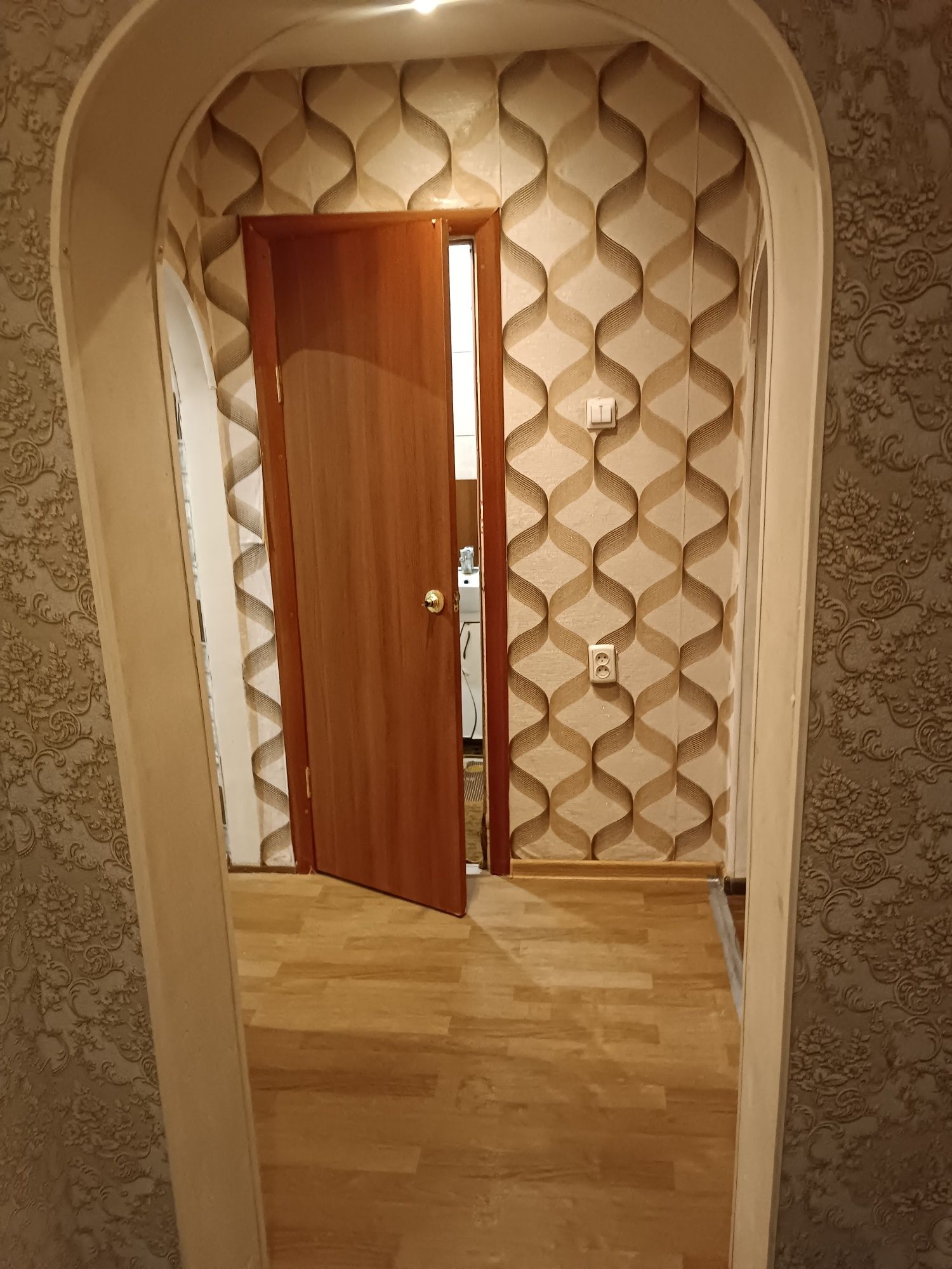 Продам 1 комнатную квартиру , 1/5 этаж. Алексеево-Дружковка