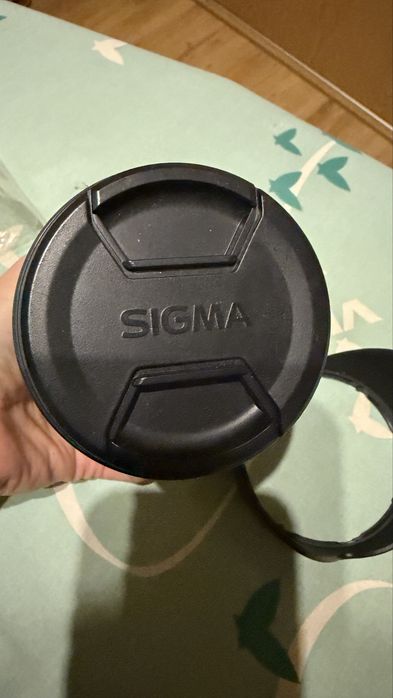 Sigma DC 17-70mm f/2.8-4.5 dla Sony – sprawny, z osłoną i dekielkami