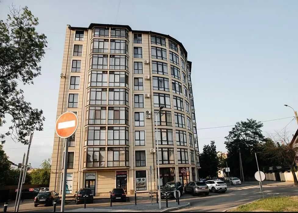 Простора 3к квартира з якісним ремонтом в центрі міста У тихому районі