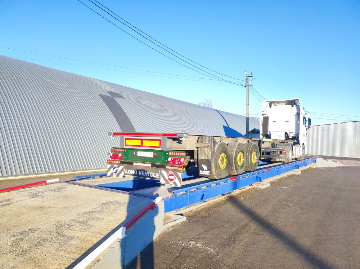 Контейнеровоз 40 та 20 полуприцеп свіжопригнаний шміц зерновоз