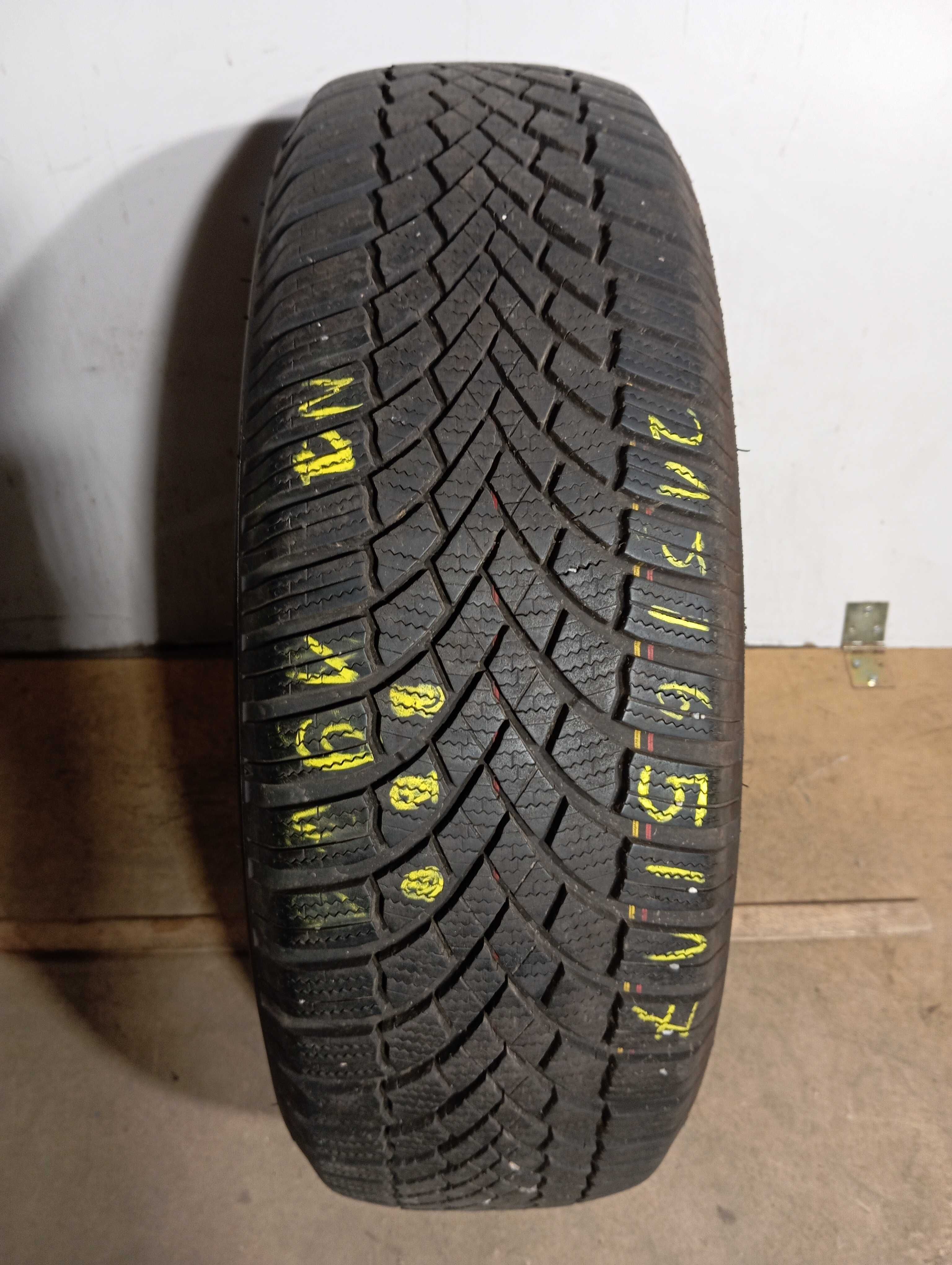 1x 215/65 R17 103H Bridgestone Blizzak LM005. 2019r 7,4mm