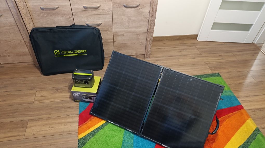Stacja zasilania panel solarny yetti