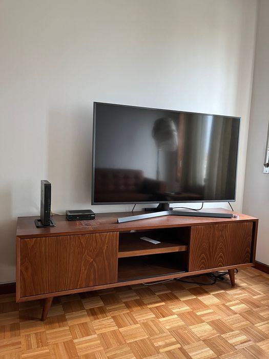 Aparador tv em madeira