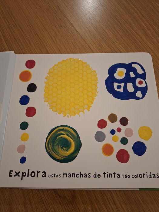 Livro sensorial Olhar Tocar Sentir