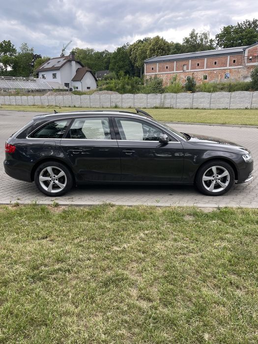 Audi A4 B8 Kombi 2.0TDI 143km lift manual alufelgi Cena do negocjacji.