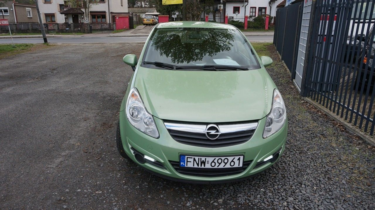 Opel Corsa Piękna z gazem . Gwarancja