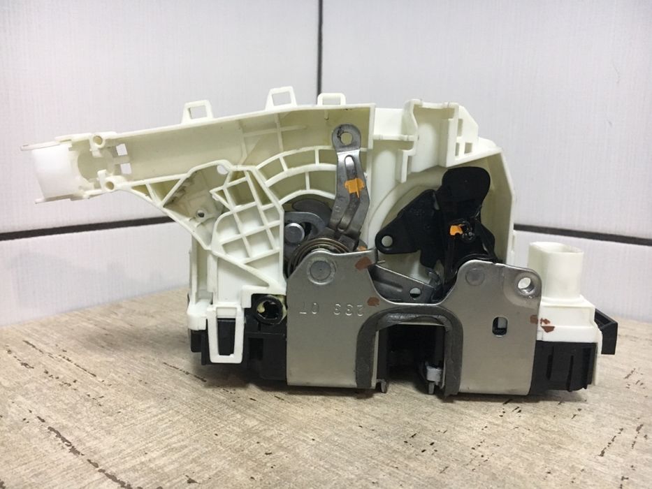 Замок трос ручка боковой задней передней двери Sprinter W906