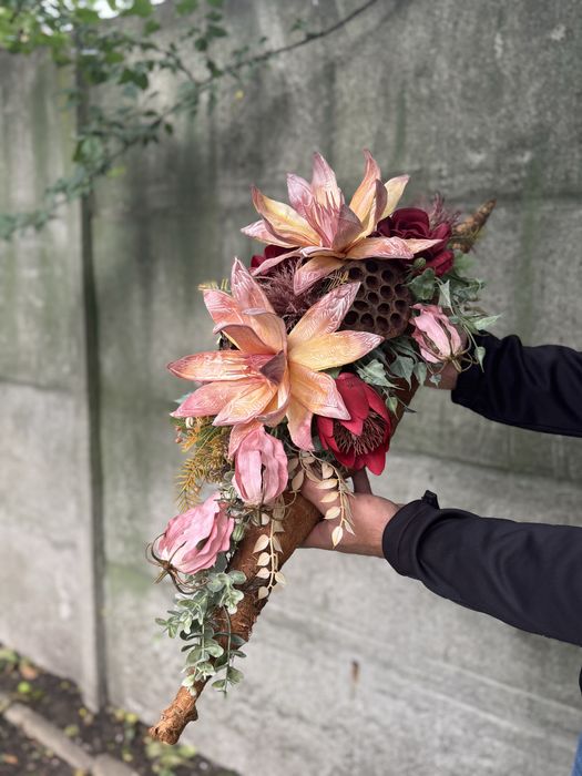 Stroik na cmentarz wiązanka na pomnik nowoczesna