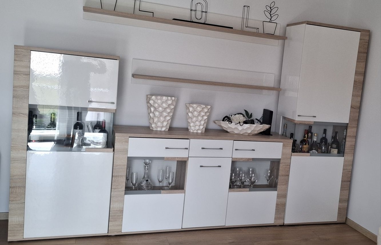 * * Sala completa * *