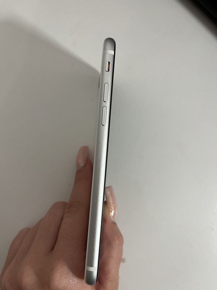 Iphone se 2020 64 gb biały