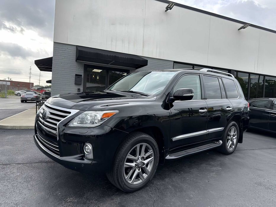 Lexus LX 570      2014