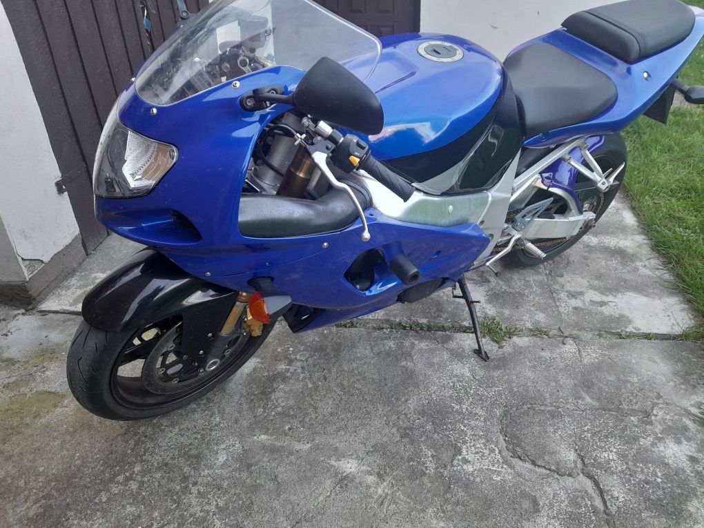 Sprzedam doinwestowane suzuki gsxr 1000