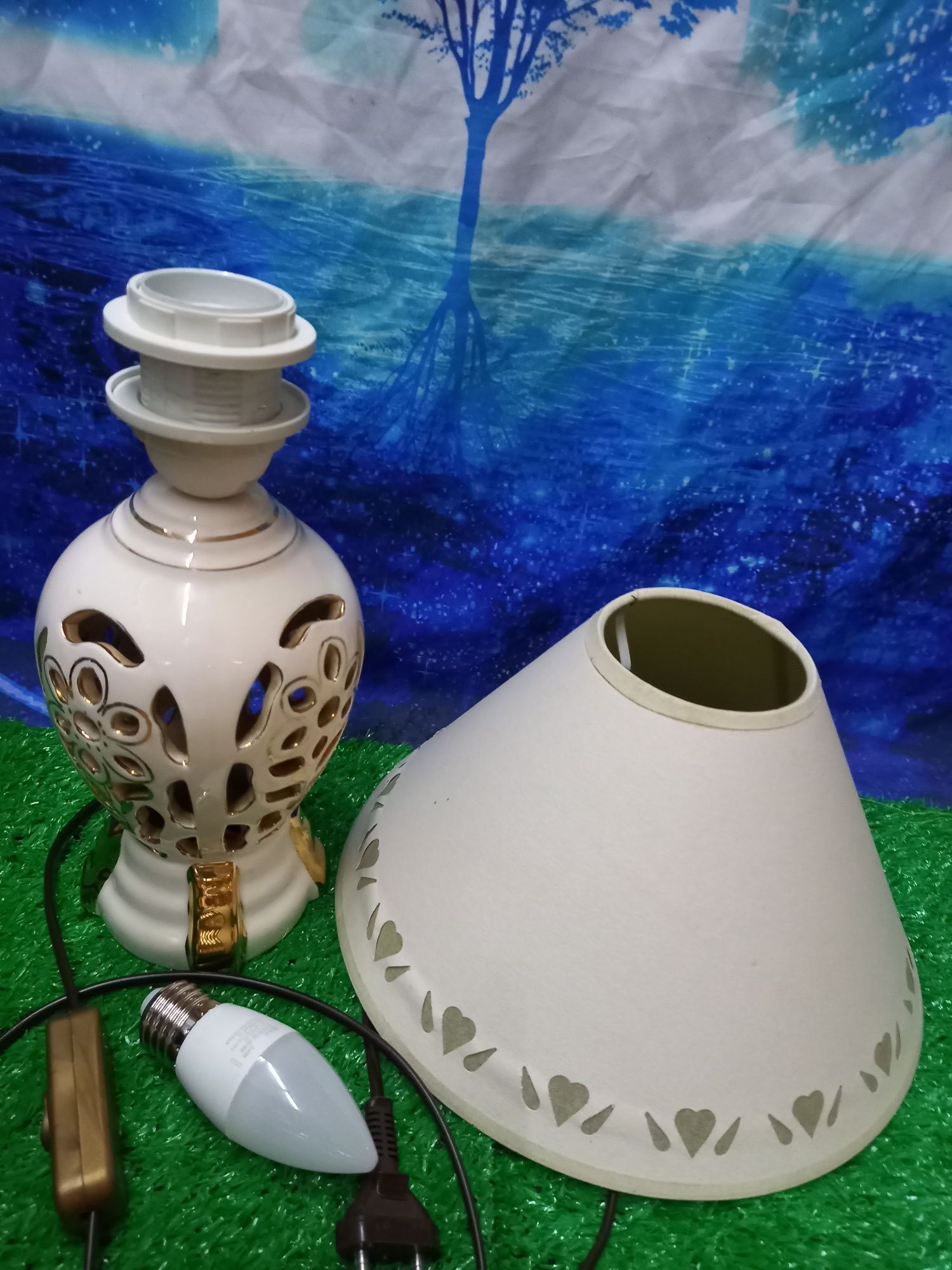 Piękna lamka porcelanowa