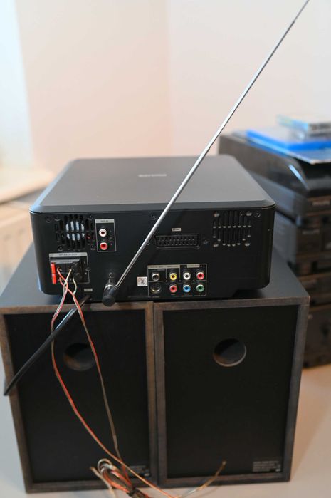 mini wieża Philips MCD712, pilot, kolumny, idealny stan wizualny