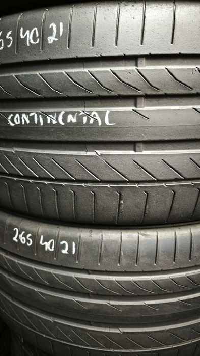 Pneus 295/35/21 e 265/40/21