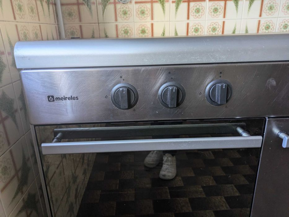 Fogão Meireles 5 queimadores + forno – excelente estado