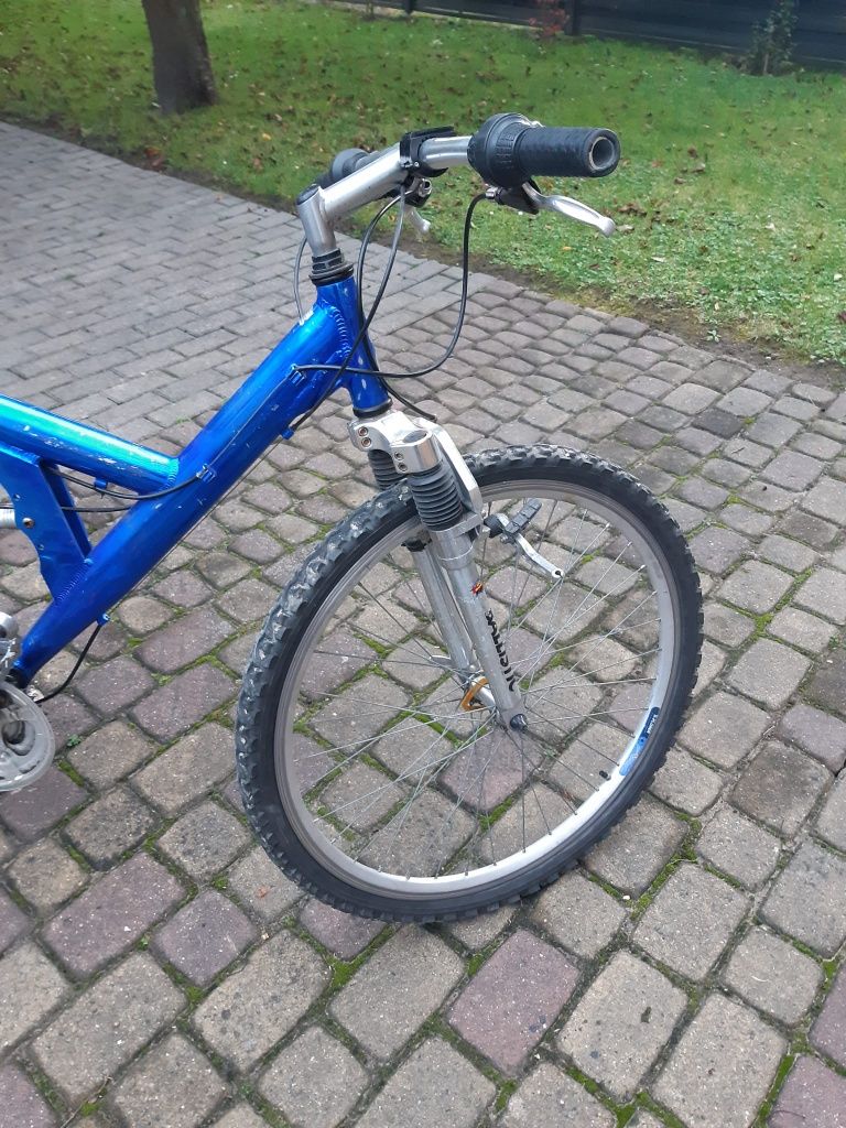 niebieski górski rower
