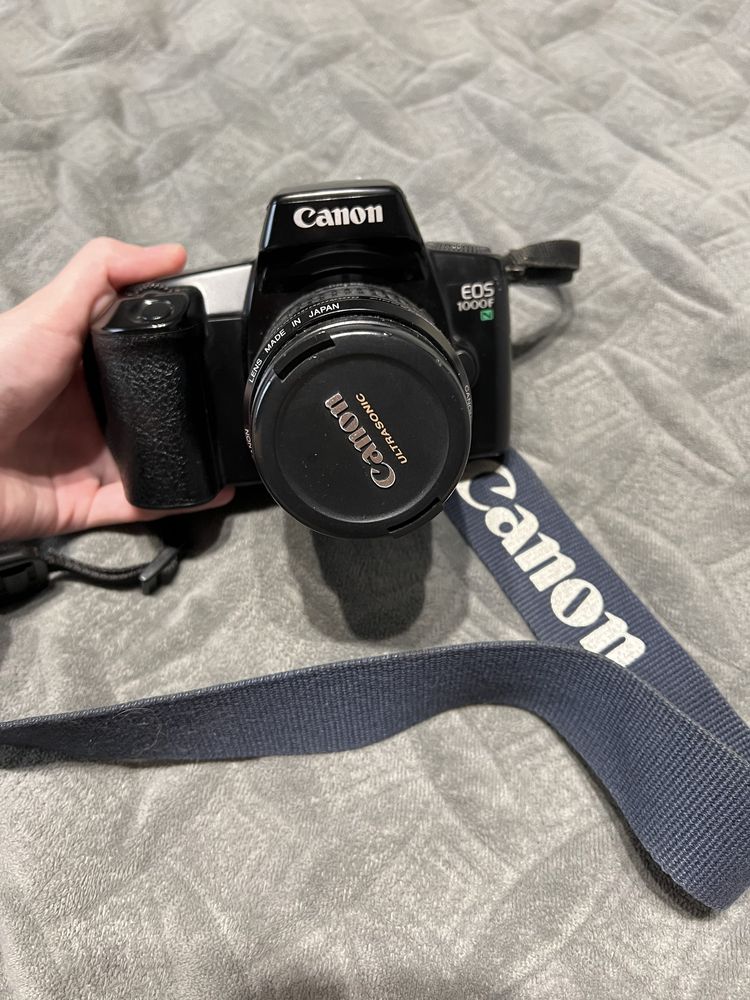 Плівковий фотоапарат Canon