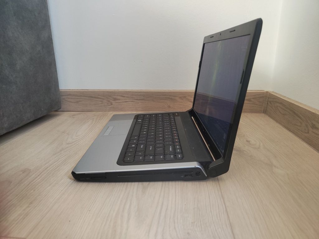 Dell Studio Laptop multimedialny dysk SSD
