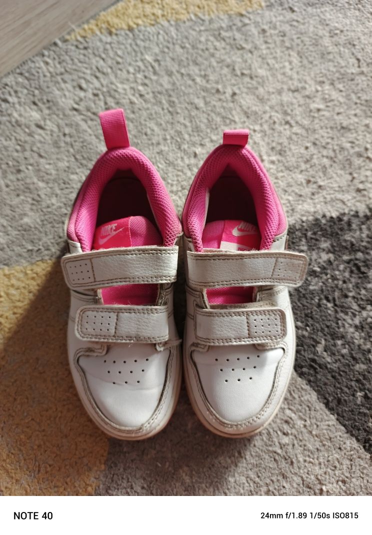 Buty Nike dla dziewczynki rozmiar 27,5