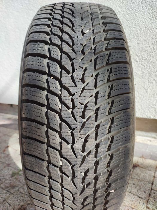 4 x 215/65 R16 98H Nokian Snowproof 1