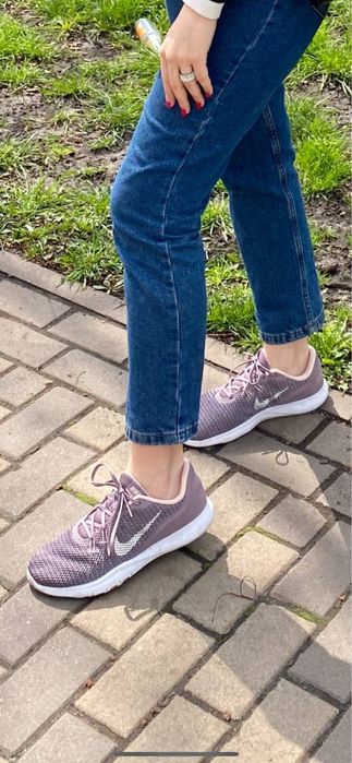 Продам Кросівки Nike