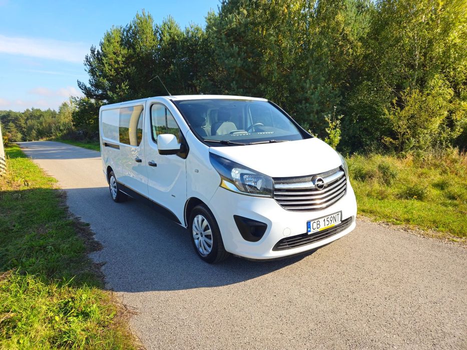 Opel Vivaro  Salon PL 6 osobowa brygadówka