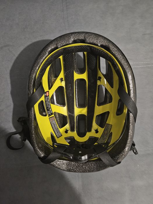 Шолом для велосипеда MET MILES (MIPS) Black | Glossy