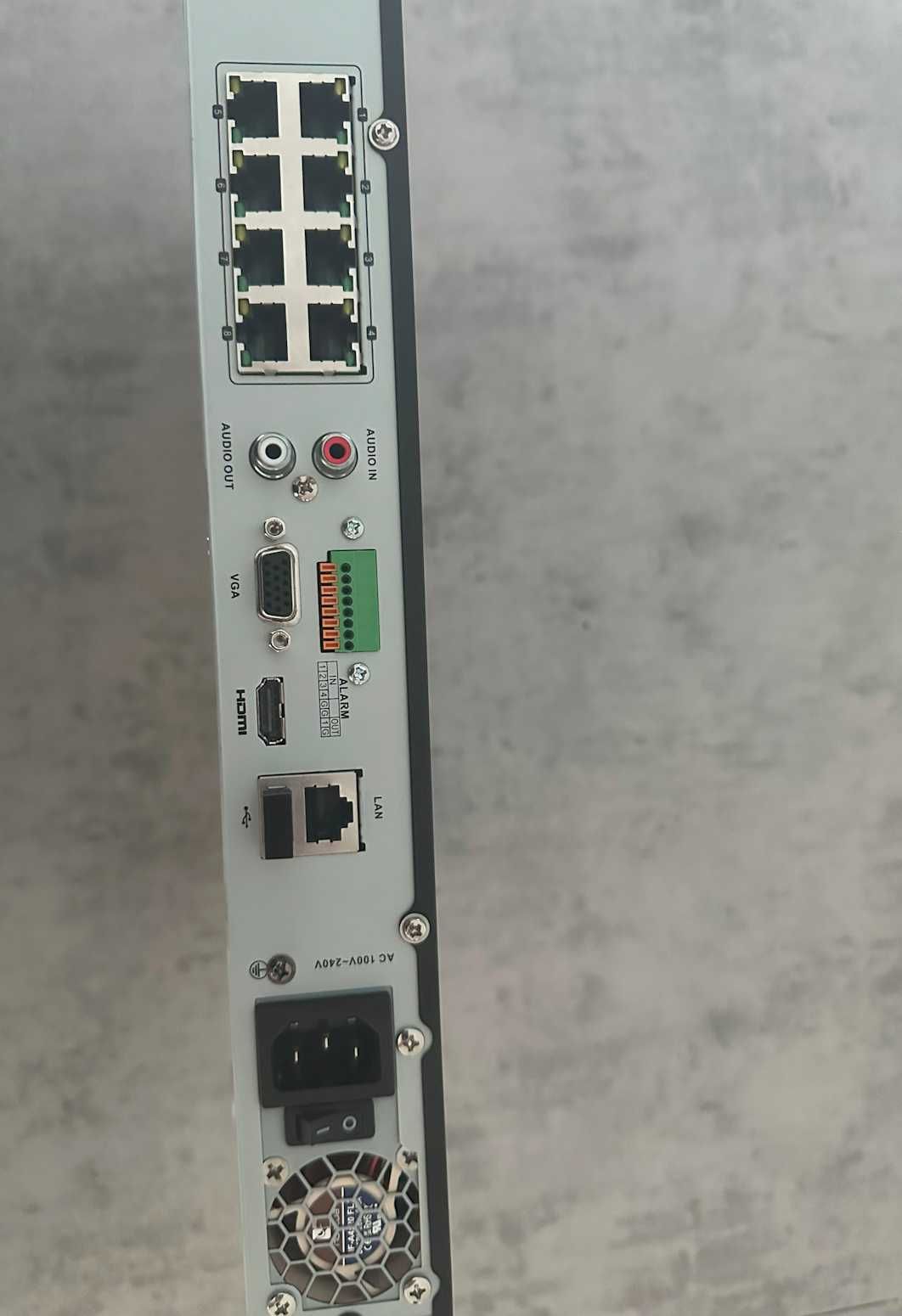 Kit Hikvision NVR DS-7608NI-K2/8P + Câmara DS-2CD2T63G0-I5 (PoE)