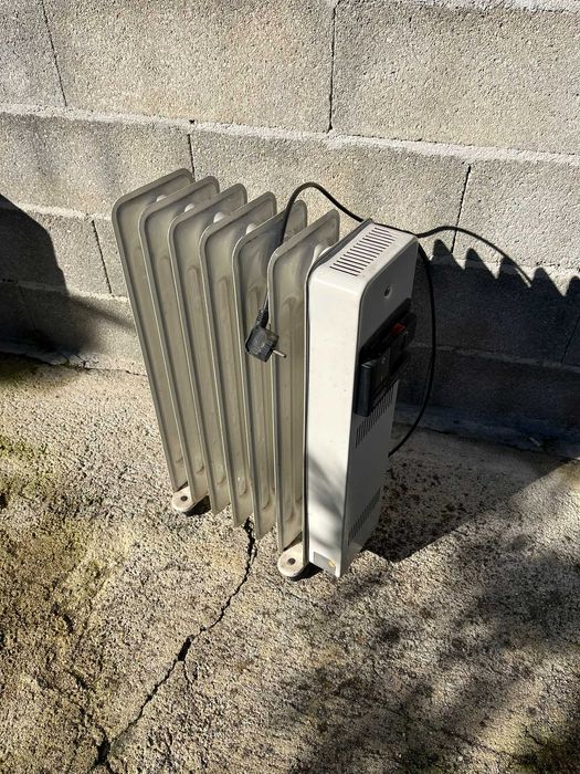 Aquecedor a Óleo com 6 Varetas — Funciona Bem