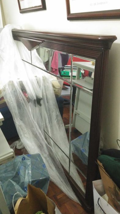 Aparador com espelho