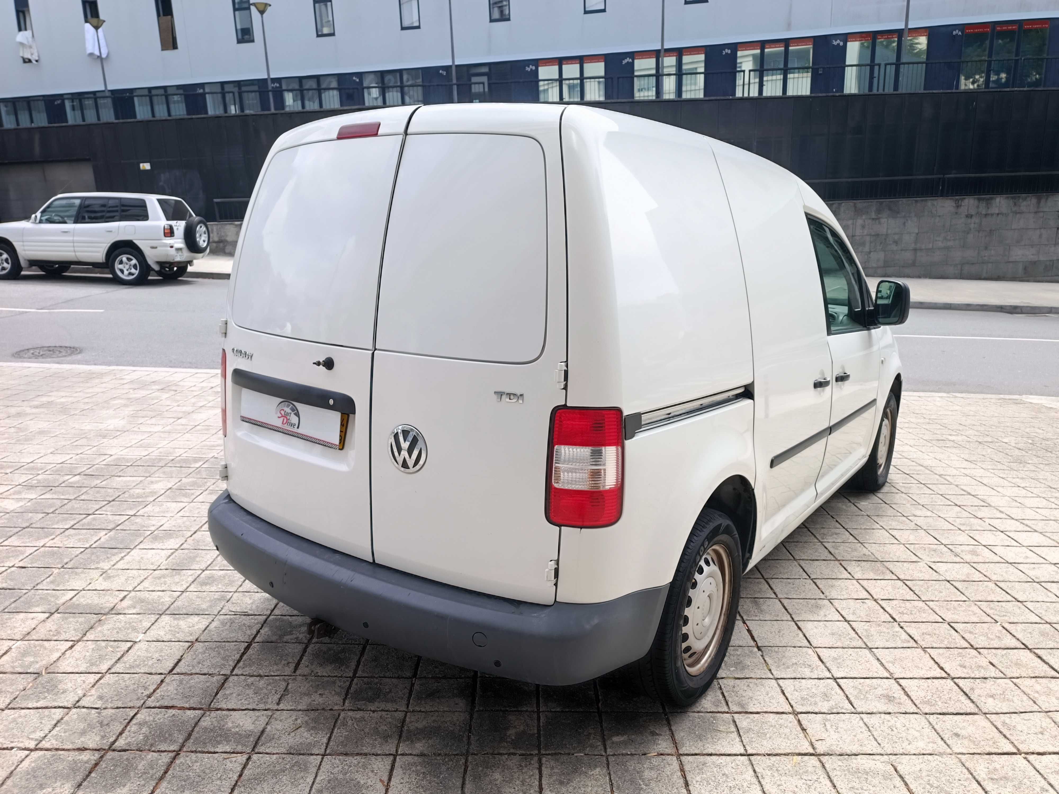 VW CADDY 2.0 SDI DE 2004 atmosférica 3000€