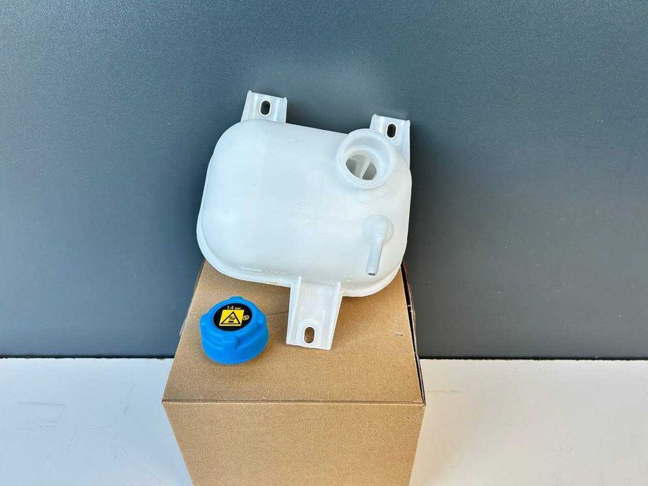 Розширювальний розширительний бачок Fiat Doblo Фіат Добло кришка