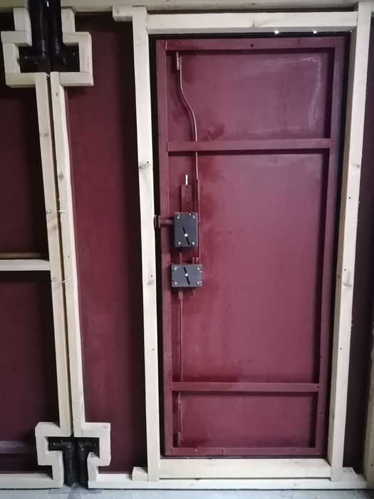 Замок двухригельный, вертикальный (журавль, с падающим ключом) гараж