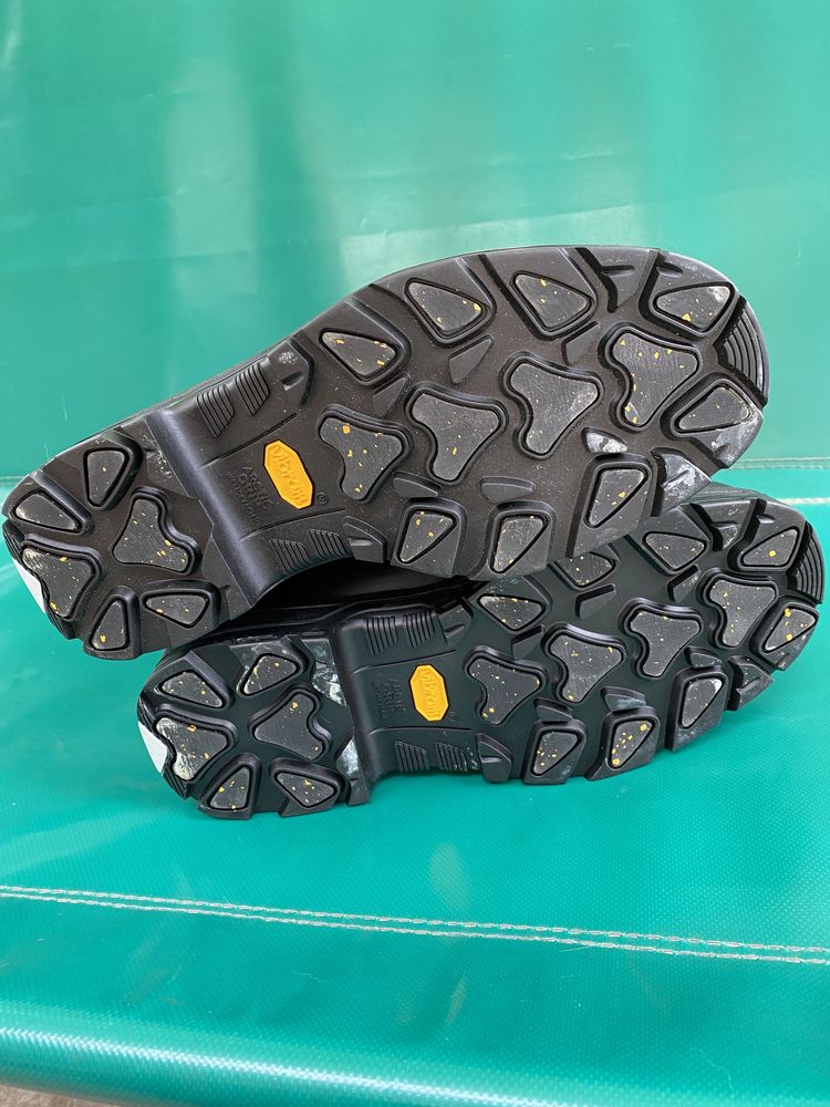 Берці vibram