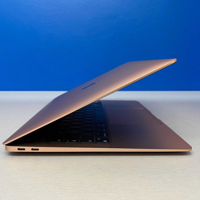 Apple MacBook Air 13" (2020) - M1 8-Cores/8GB/256GB SSD