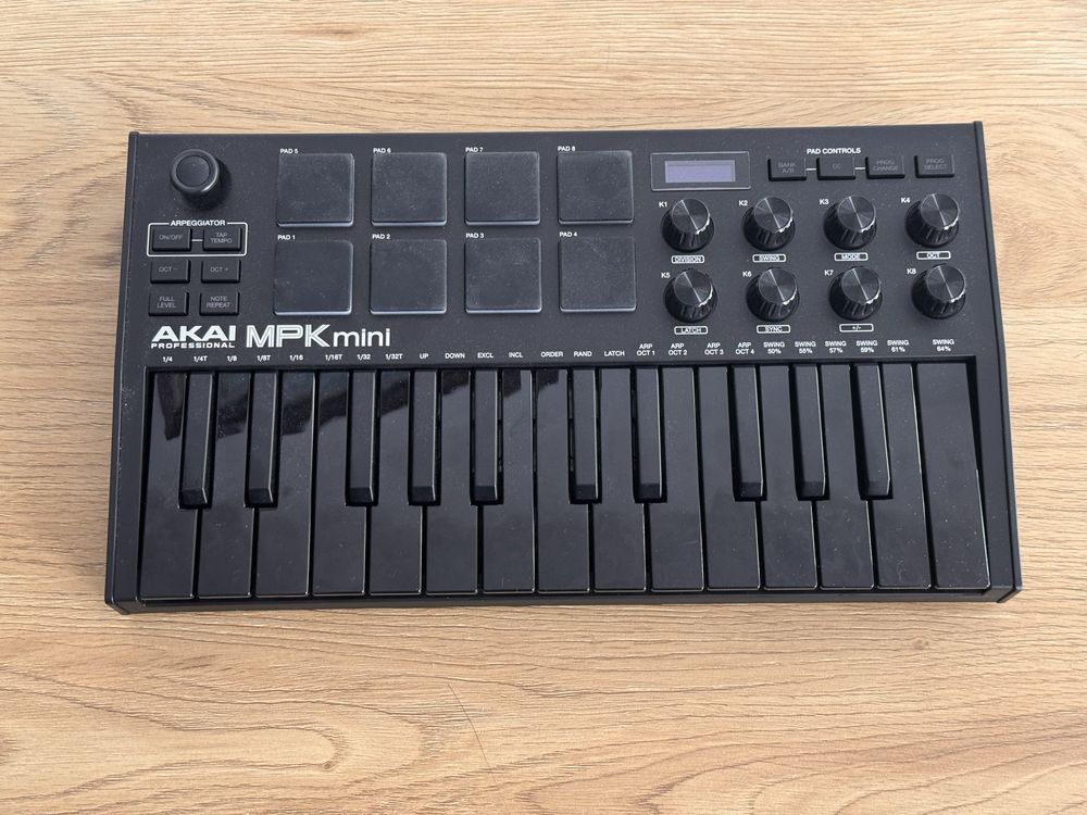 Akai mpk mini w zestawie