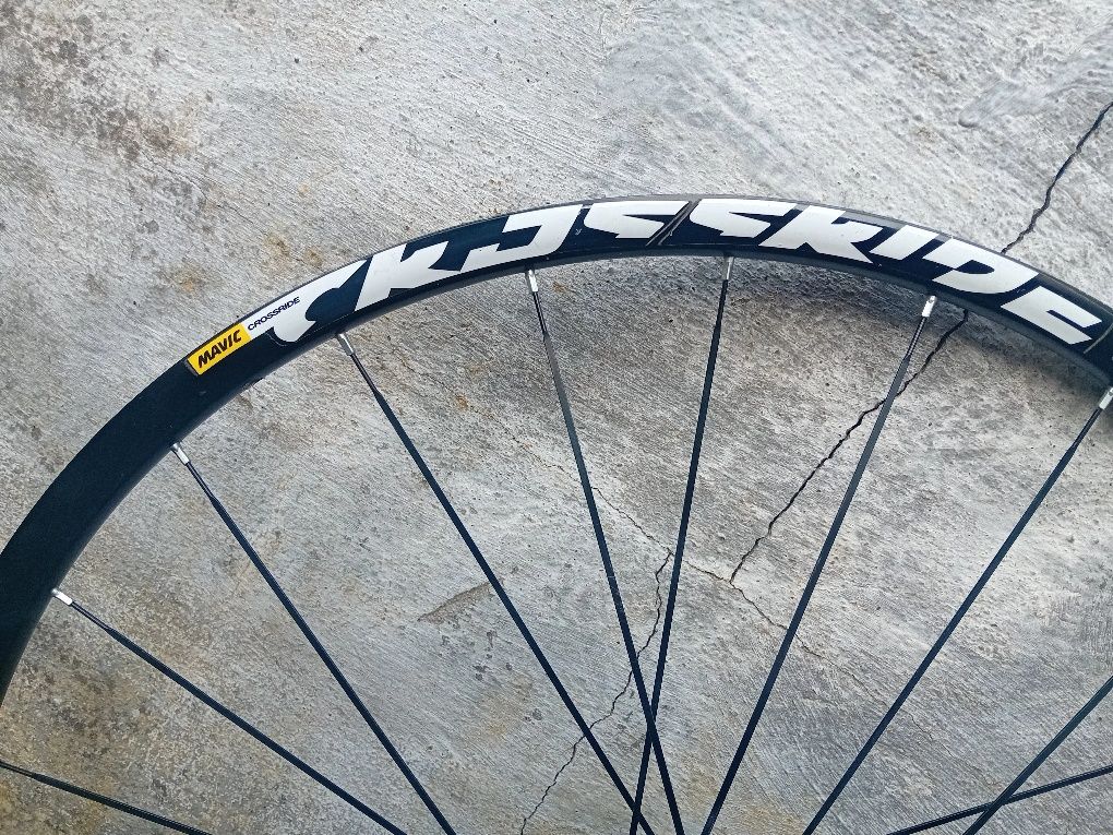 Roda da frente Mavic 29