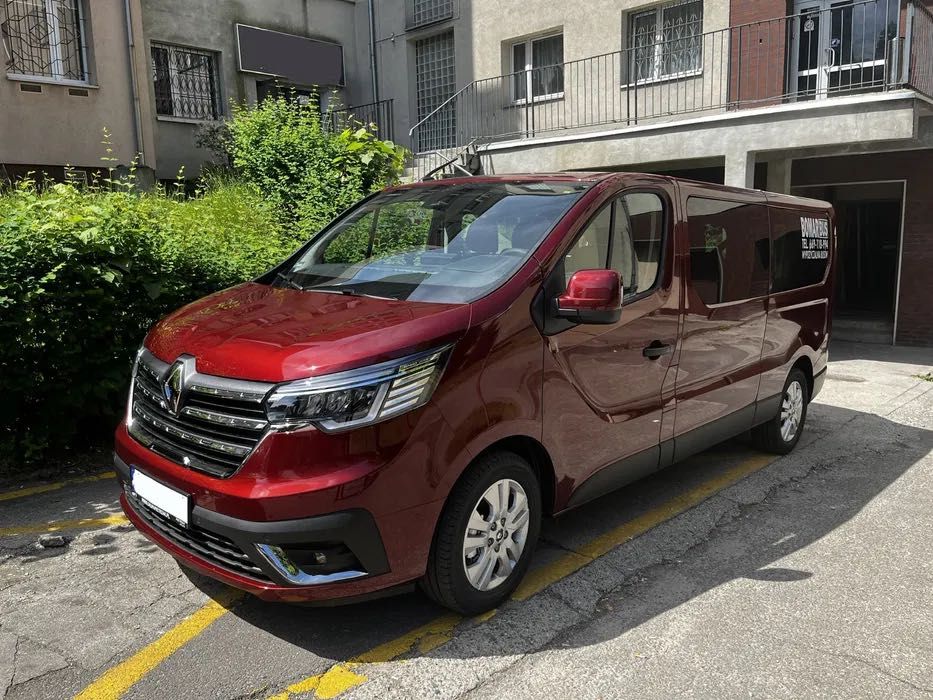 Wypożyczalnia busów 9 osobowych. Wynajem Renault Trafic Automat Long