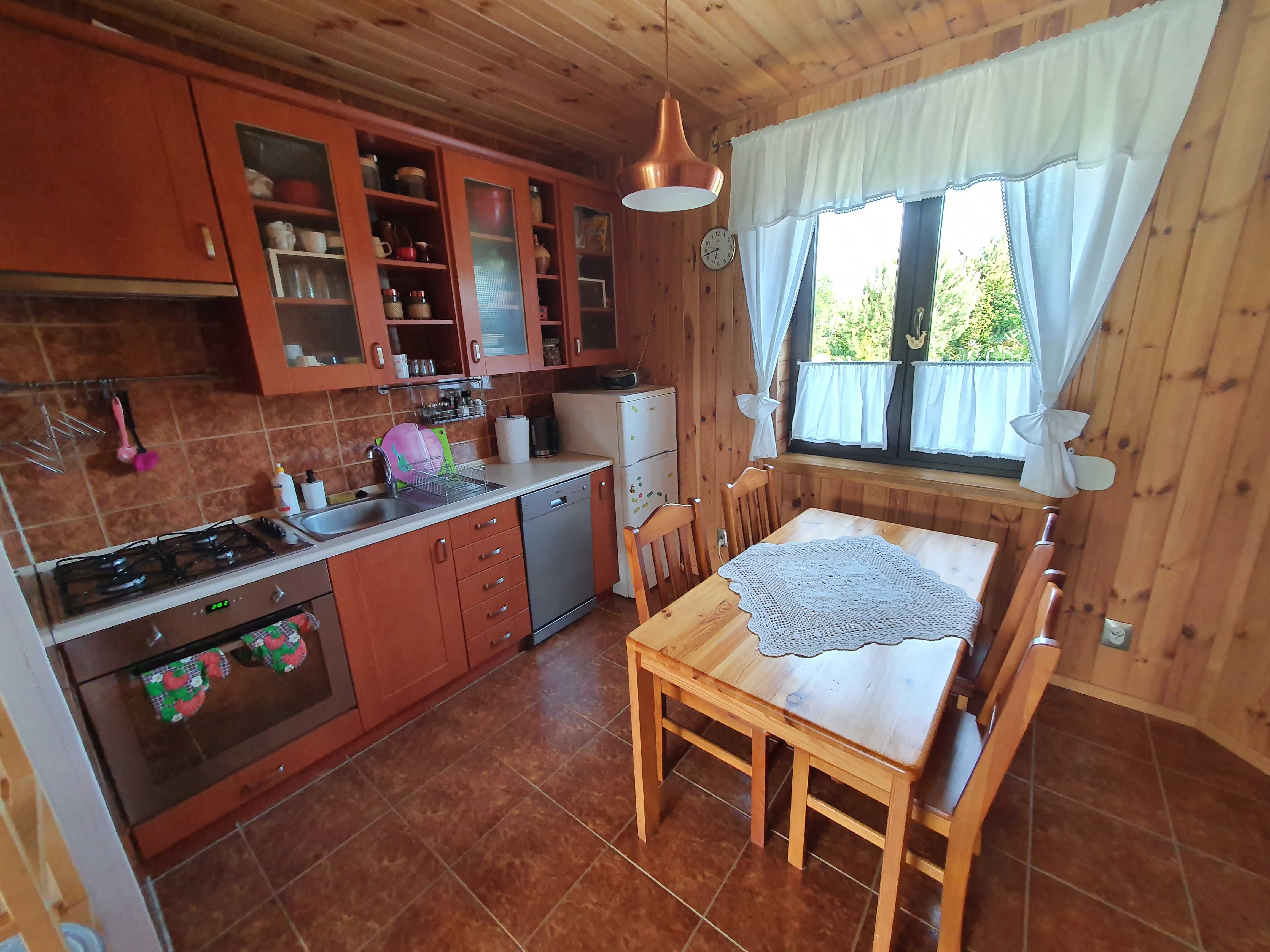 Domek nad jeziorem w Gibach z balią i sauną