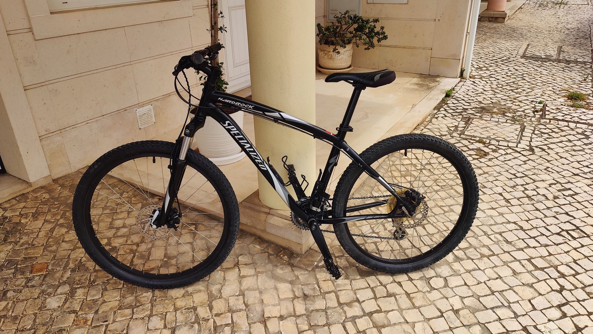 Specialized Hardrock Tam. 17